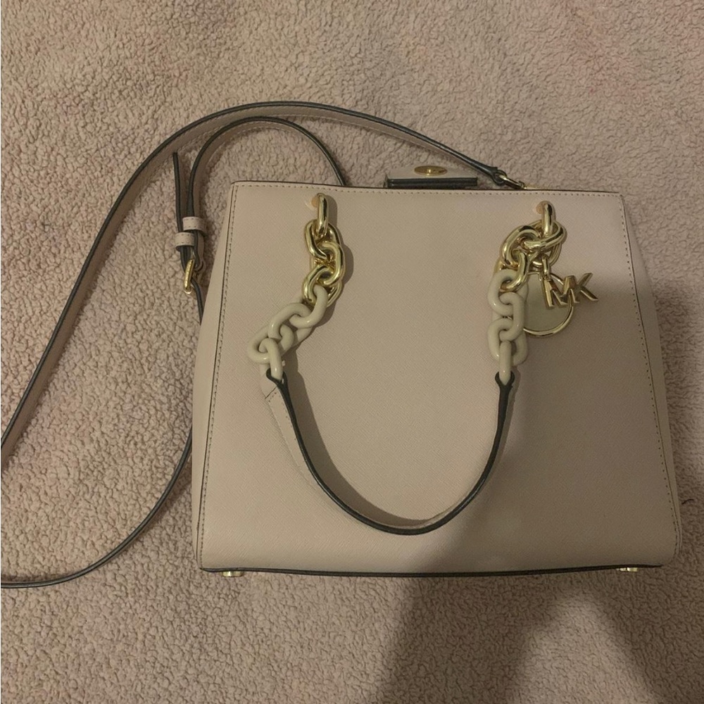 brand new michael kors, never worn, purse